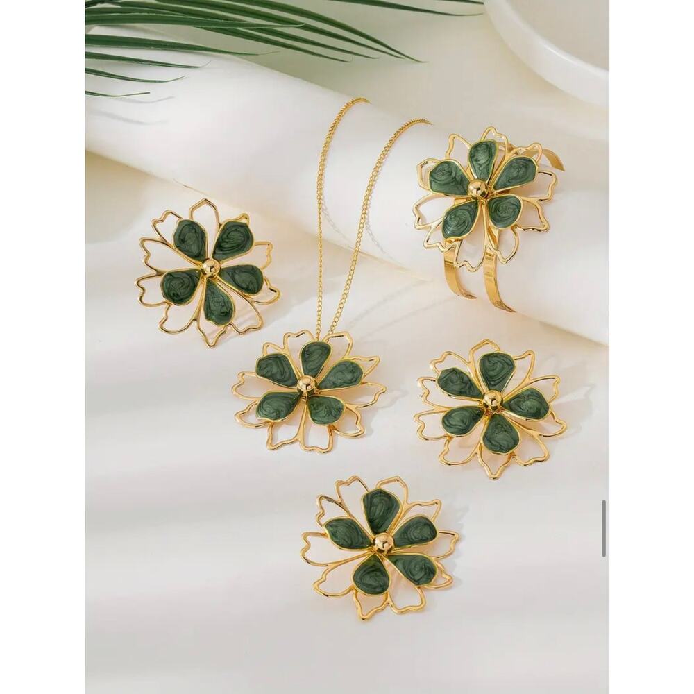 JEWELRY SET: 4Pc: White/Gold Lotus Flower Ring, Bracelet,Earrings,& Necklace,NIP - Picture 6 of 11